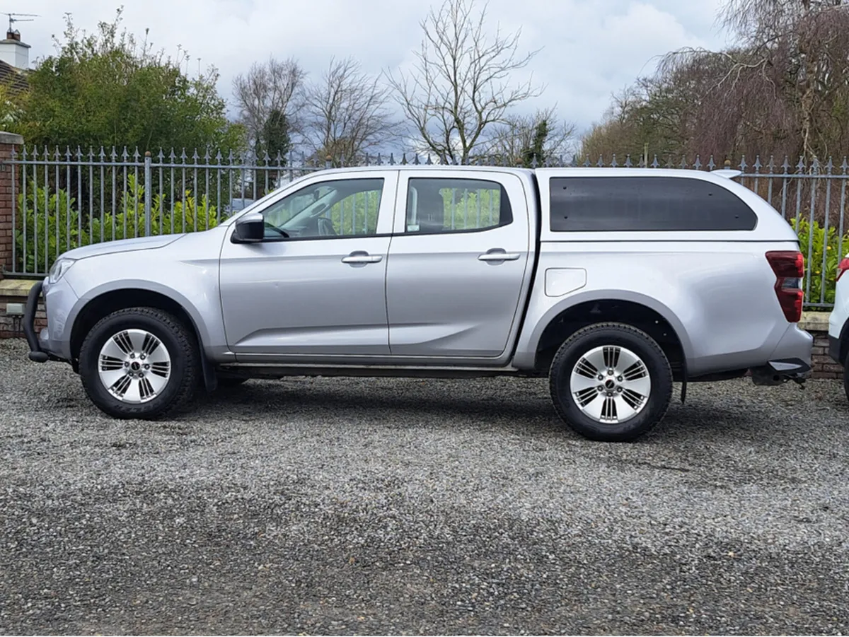 Isuzu D-Max 1.9 Diesel 163 BHP DL20 double crew ca - Image 3