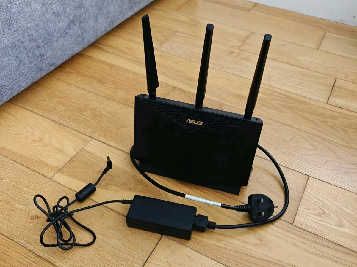 Asus router RT-AX86U - Image 1