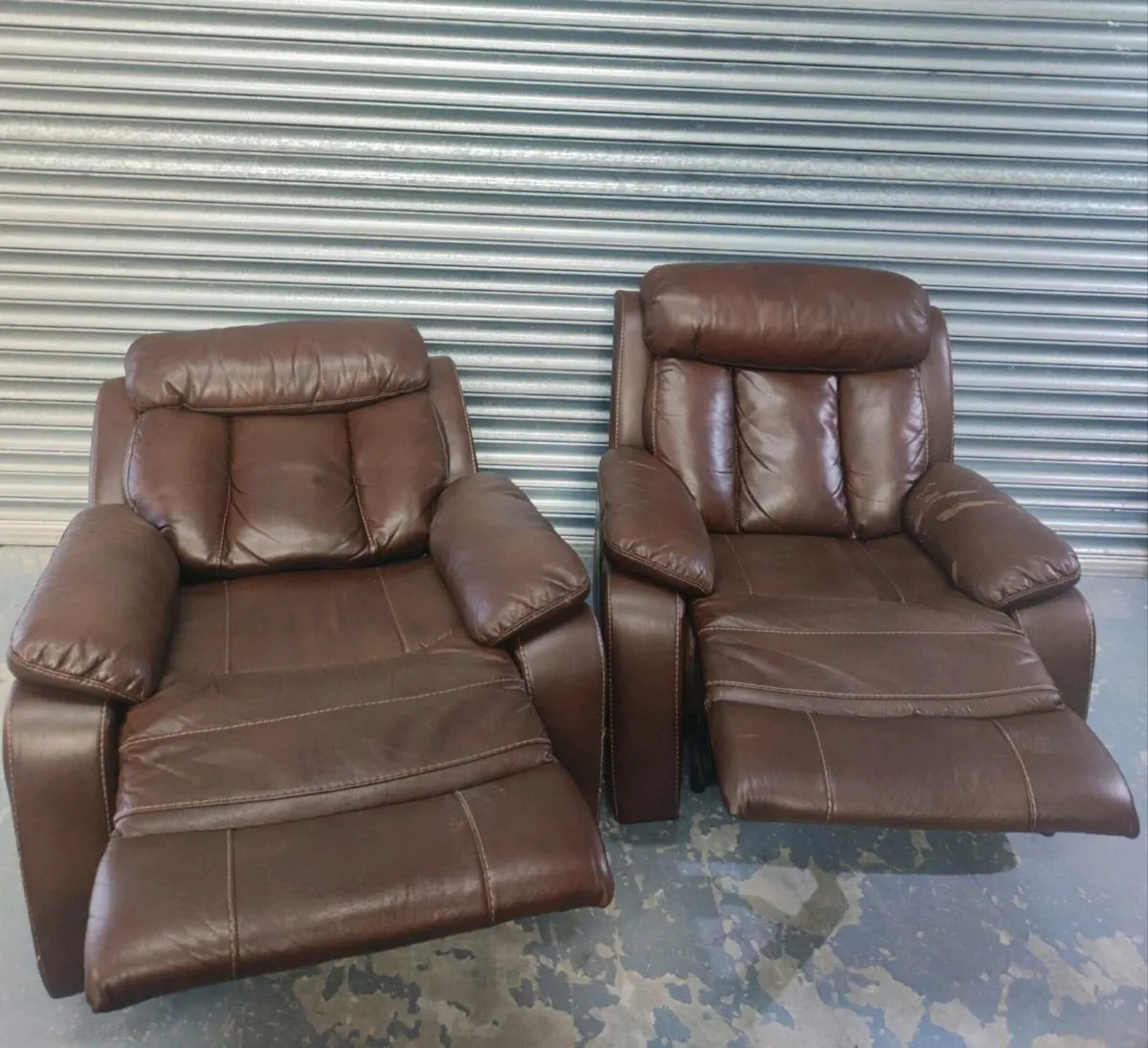 Pair of leather recliner sofa couch armchairs🚚 - Image 1