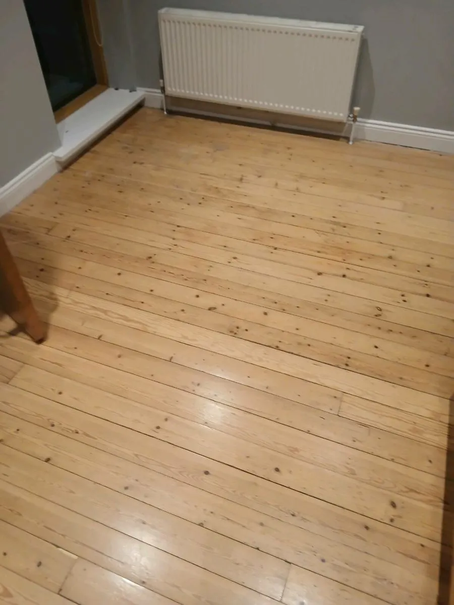 PINE Wood floor 100sq metres - Image 1