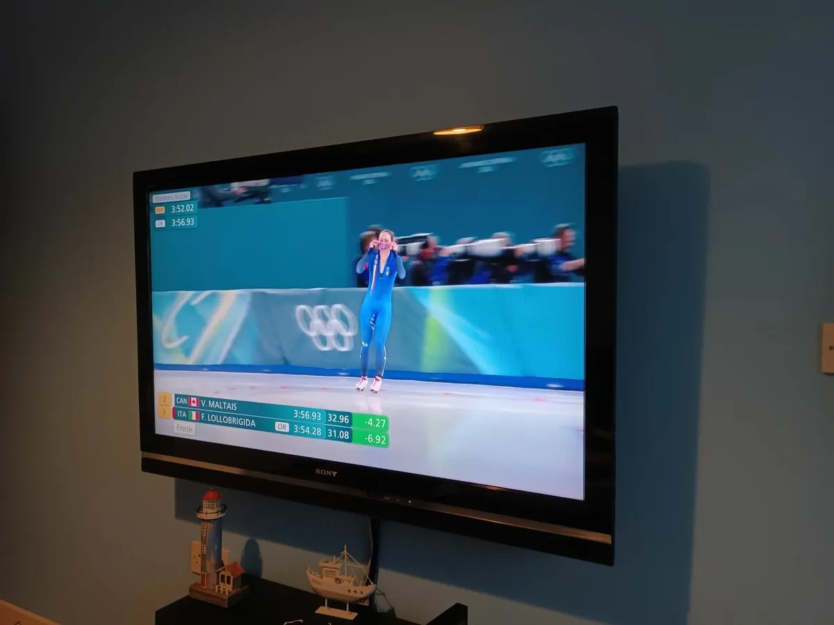 Sony Bravia 52 inch TV - Image 2