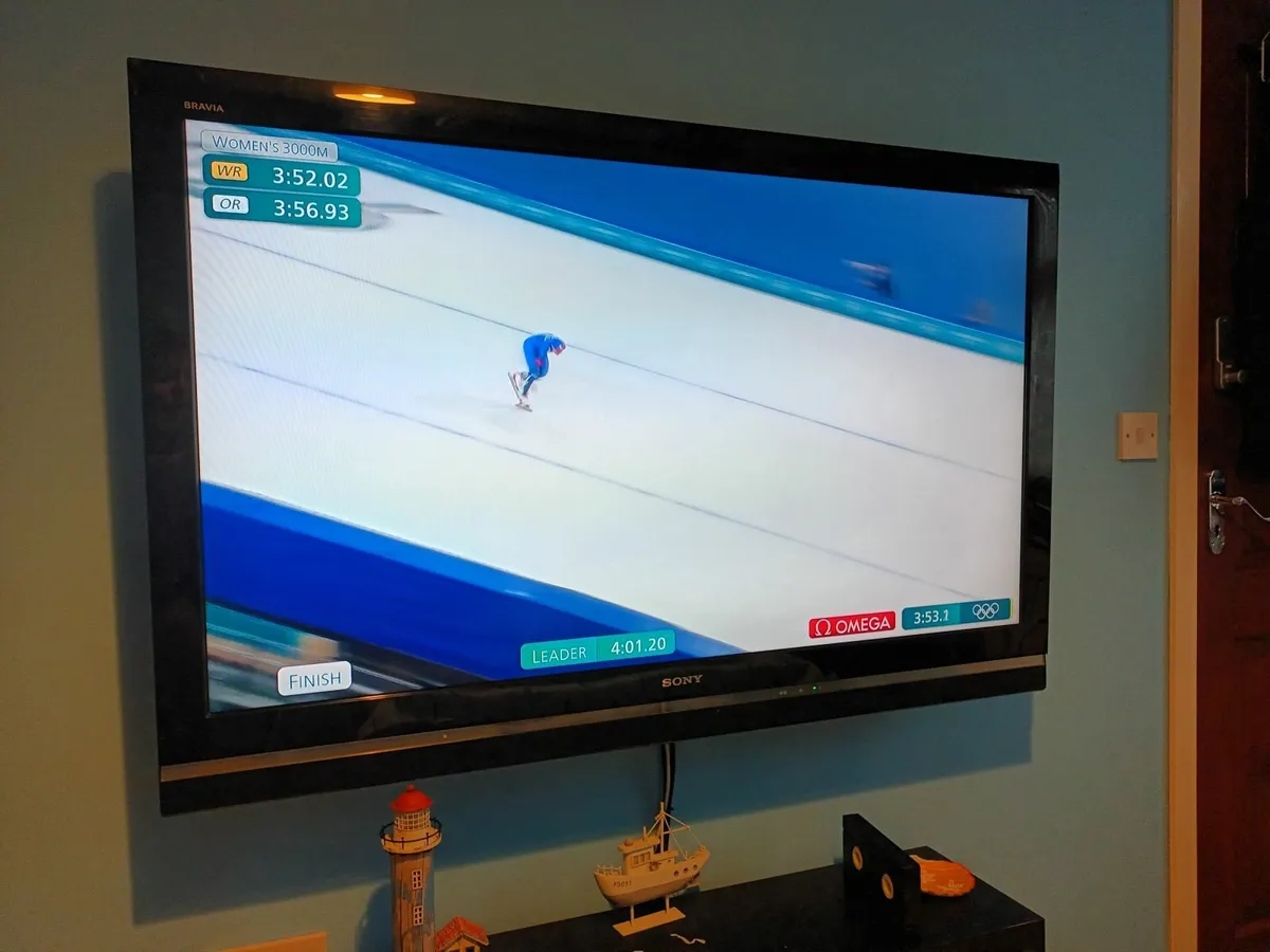 Sony Bravia 52 inch TV - Image 3