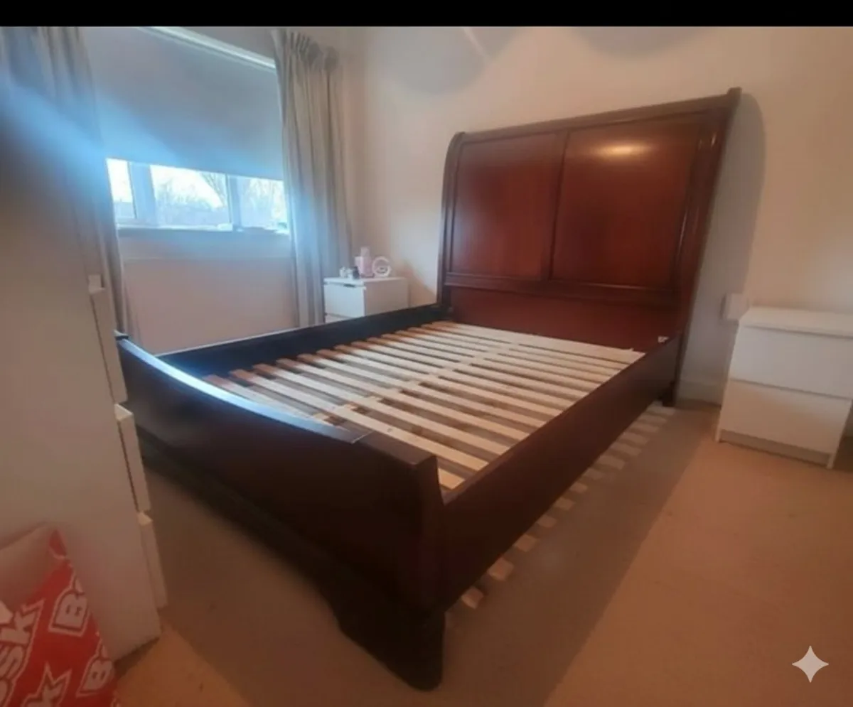 King size mahogany bed - Image 1