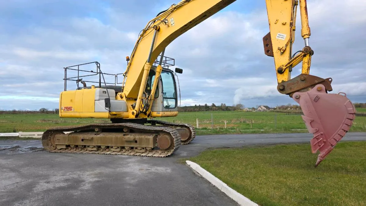 Kobelco 215 e - Image 1