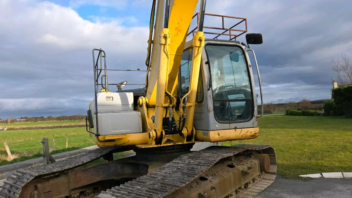 Kobelco 215 e - Image 1