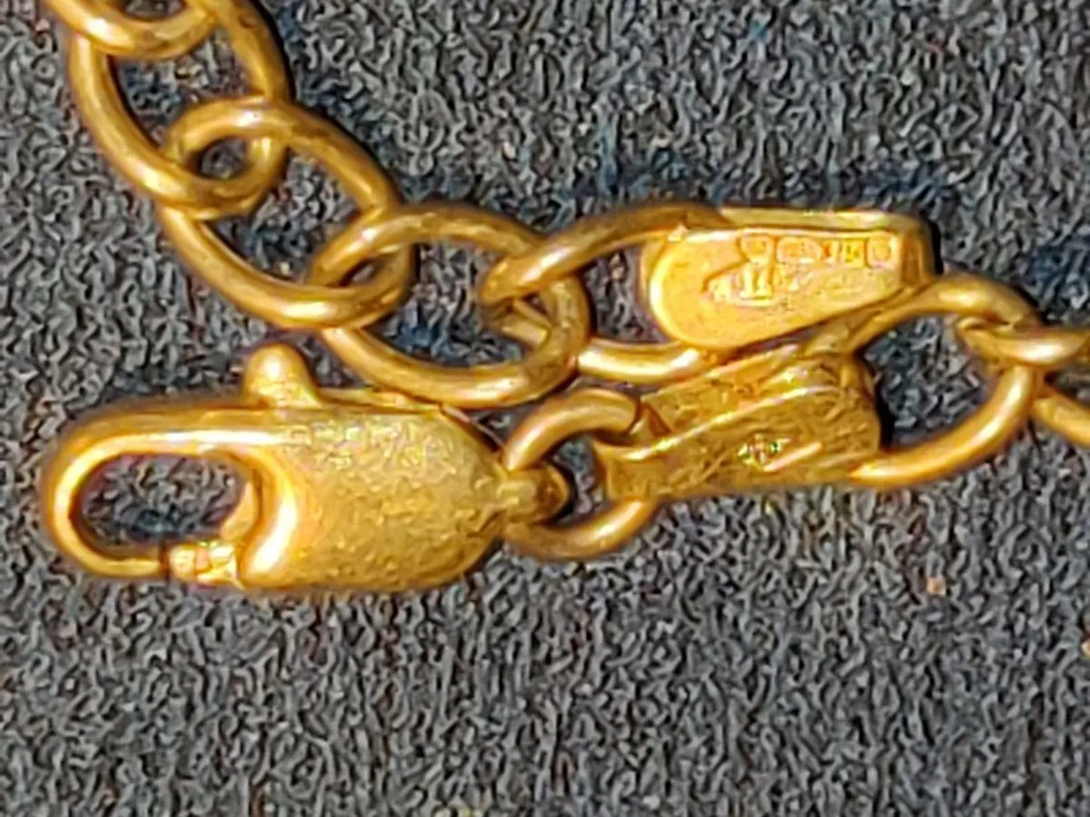 CHUNKY LUCKY CHARM, 9CT SOLID Gold 7.47g Bracelet - Image 3