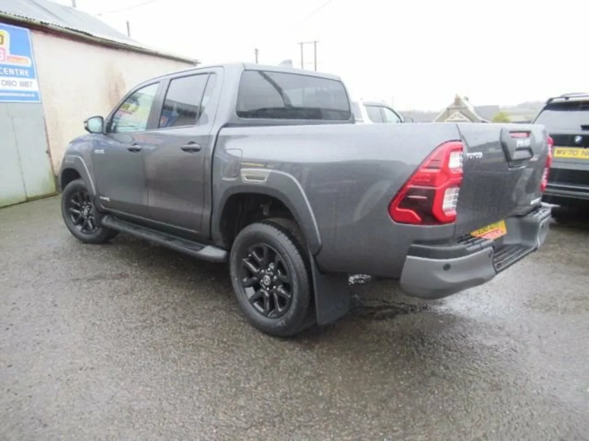 2.8 D-4D-h Invincible X Pickup 4dr Diesel Hybrid A - Image 2