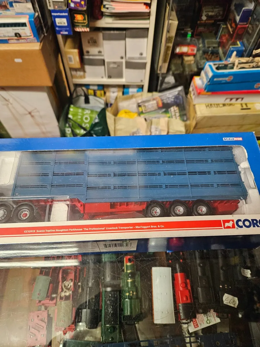 Corgi Scania Tractor Unit and Livestock Trailer - Image 2