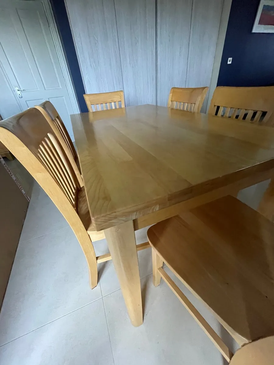 Table and Chairs - Image 2