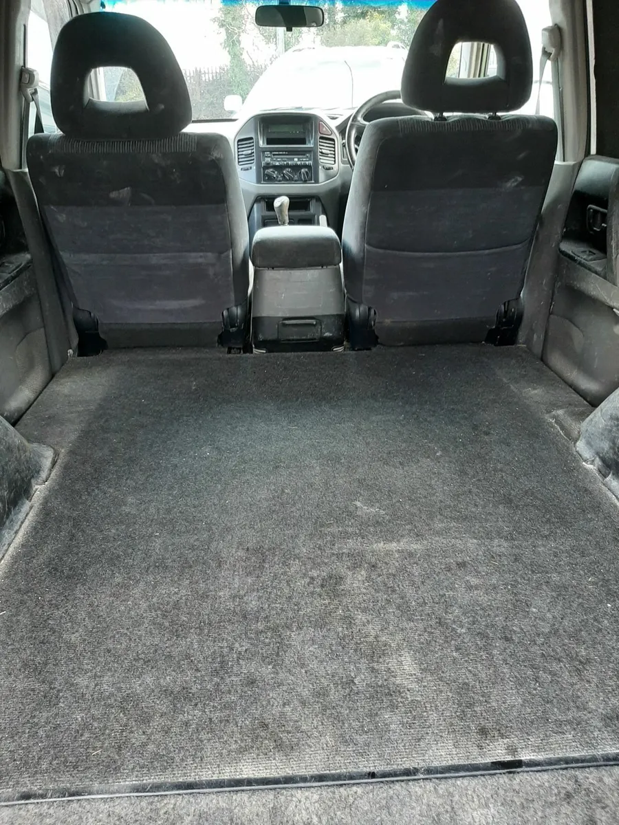 Mitsubishi Pajero 2003 - Image 2