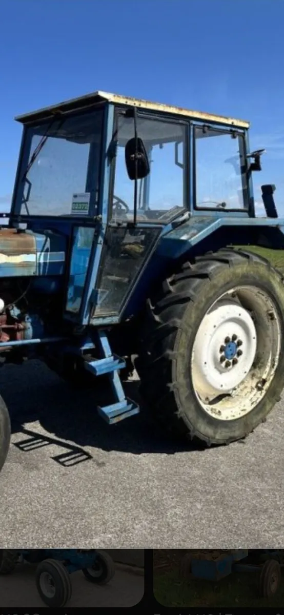 Tractor cab - Image 1