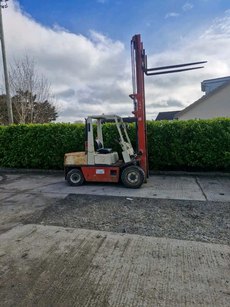 Nissan forklift 3ton - Image 1