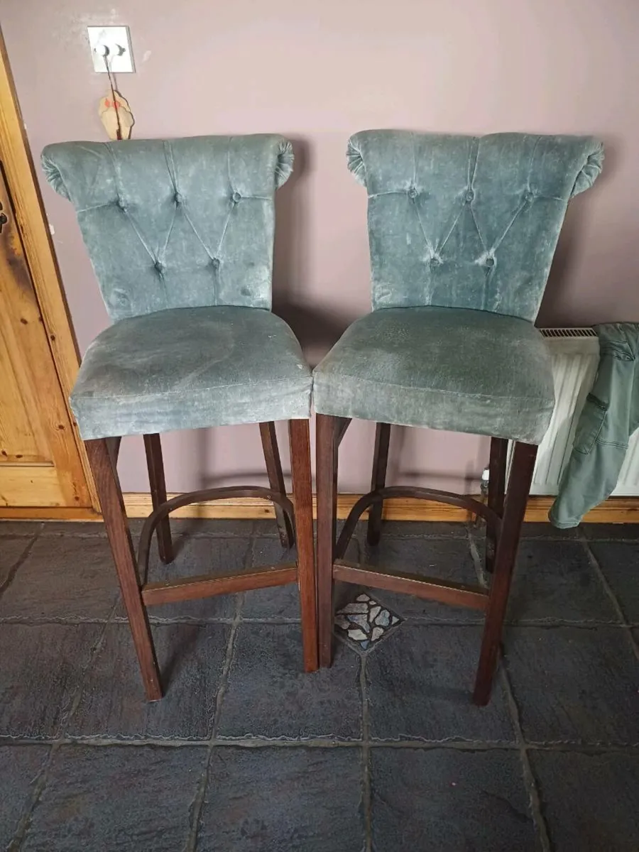 Pair High Stools
