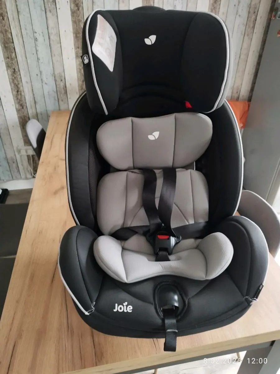 Car seat - Image 1