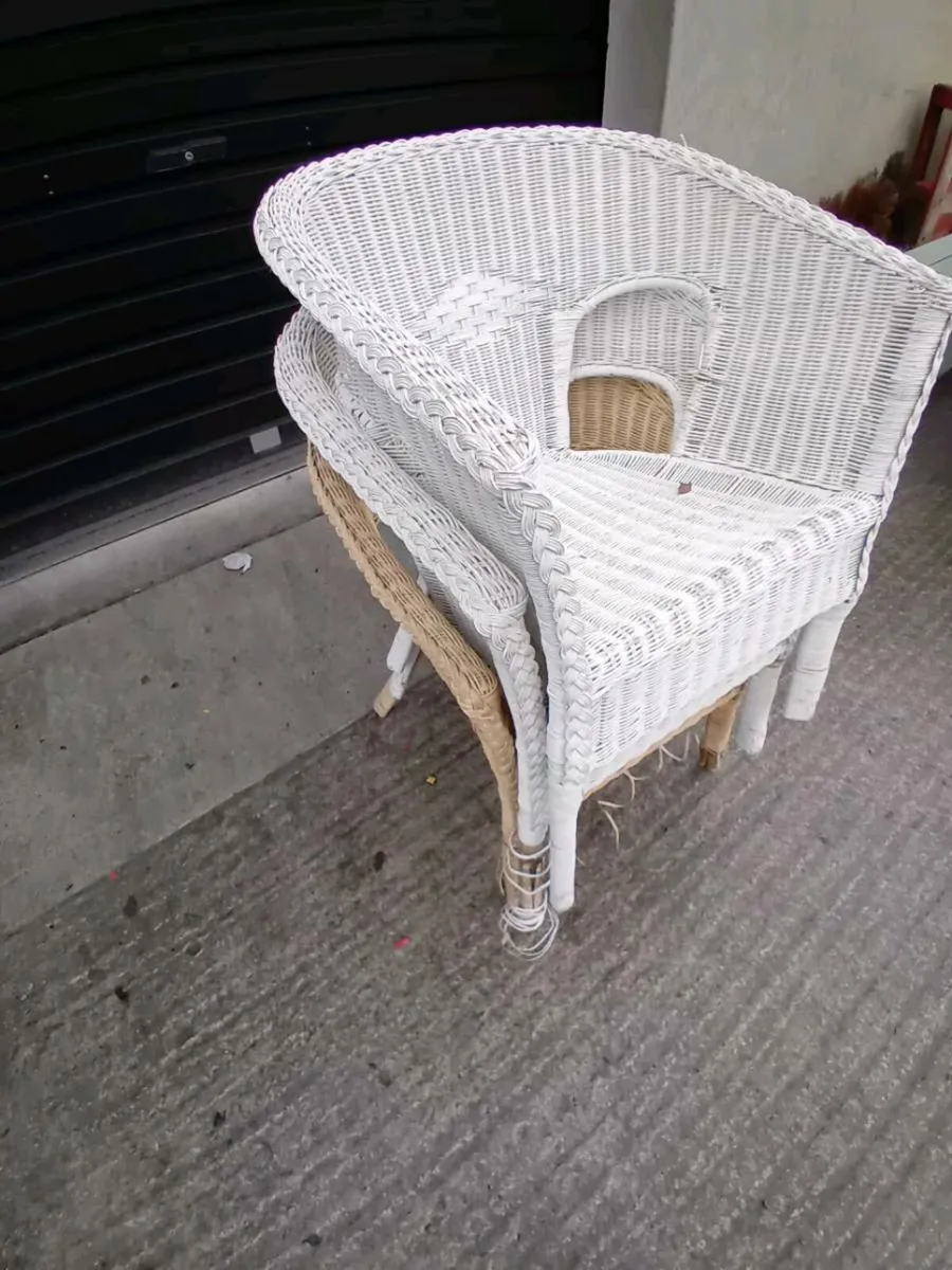 3 GARDON SEATS - Image 2