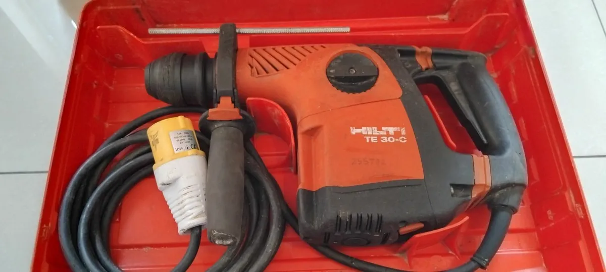 Hilti TE30-C Sds+ 3 Mode 110v - Image 2