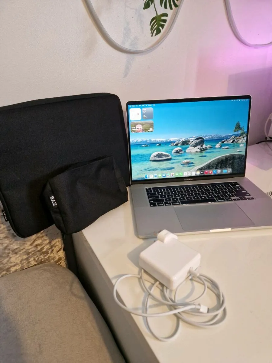 Macbook Pro2019 16inch - Image 3