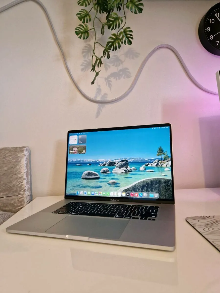 Macbook Pro2019 16inch - Image 4