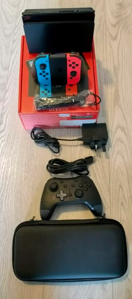 Nintendo Switch OLED - Mario Cart Edition - Image 3