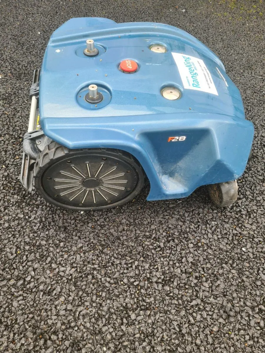 Wiper Robotic Lawn Mower - Image 1