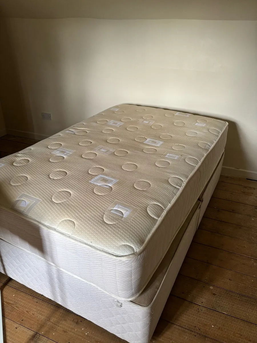 3/4 bed and desk - Image 2