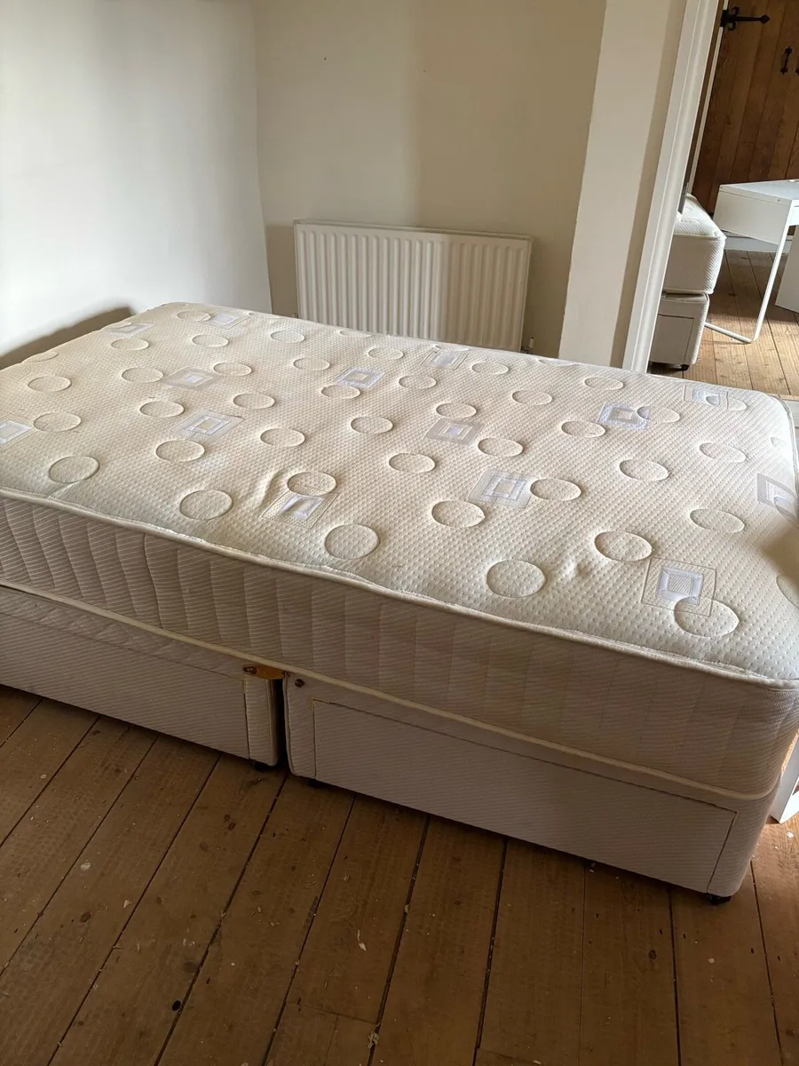 3/4 bed and desk - Image 3