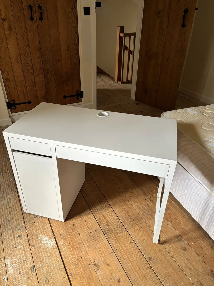 3/4 bed and desk - Image 1