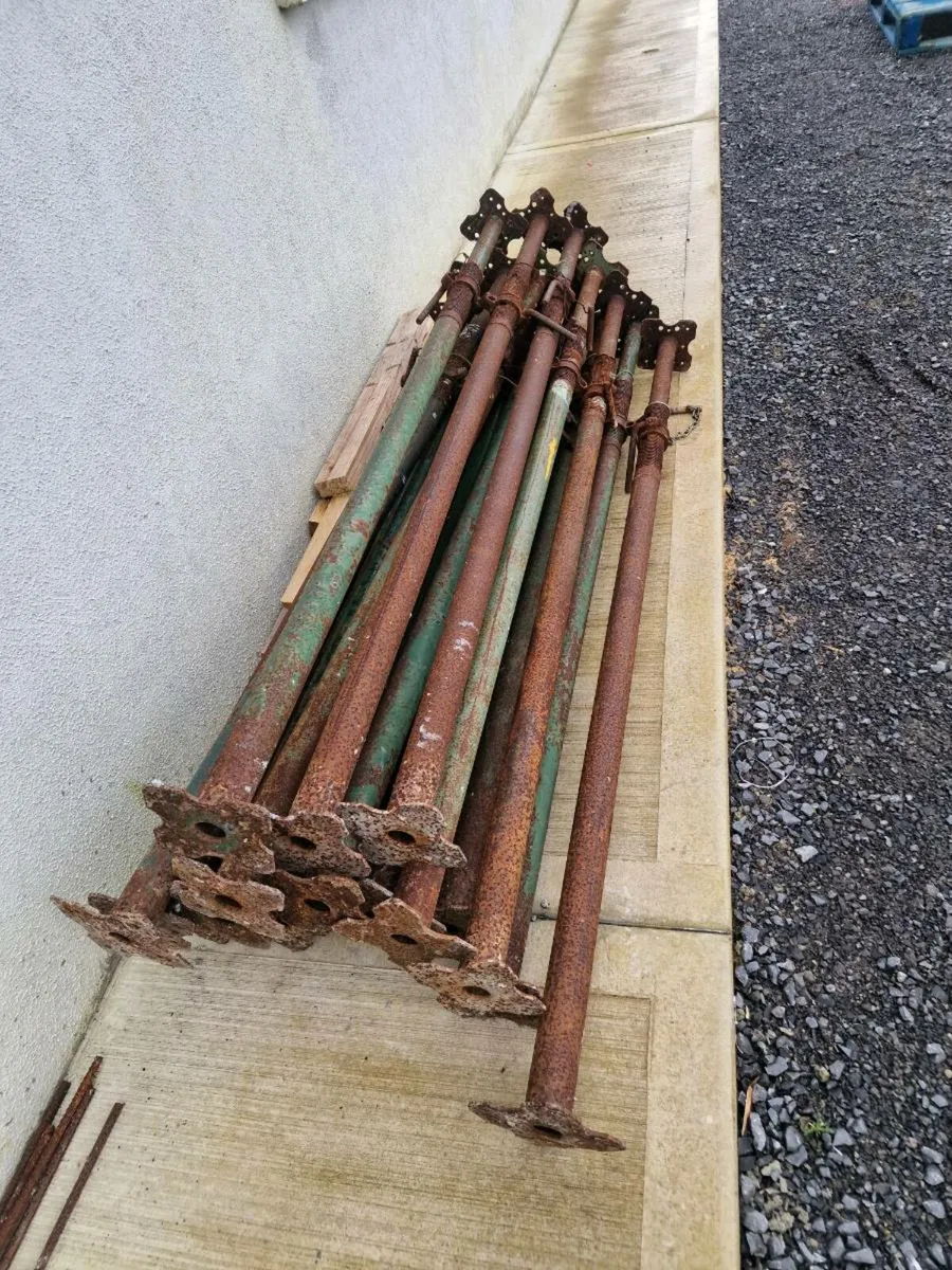 Acrow Props - Image 1