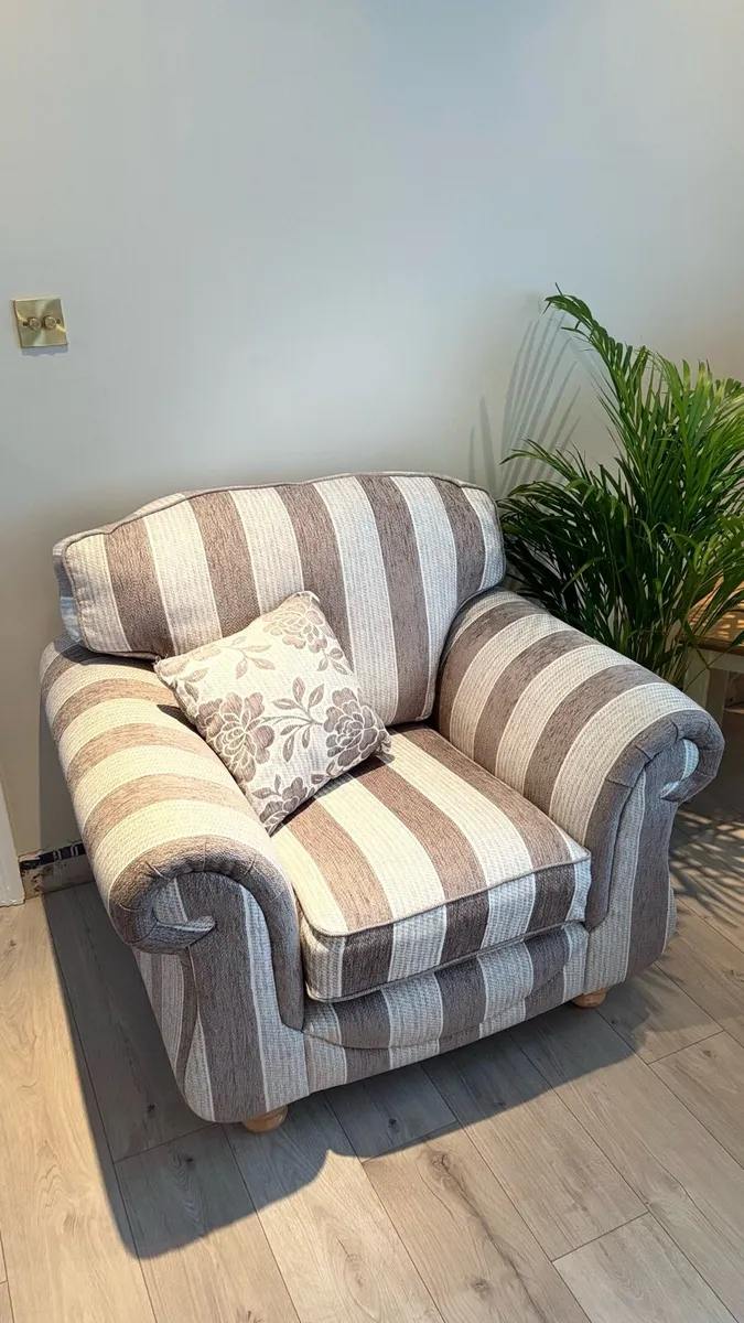 3 Piece Fabric Sofa - Image 3