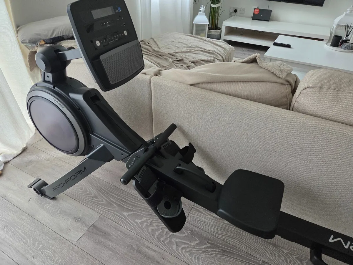 Rowing machine - Image 2