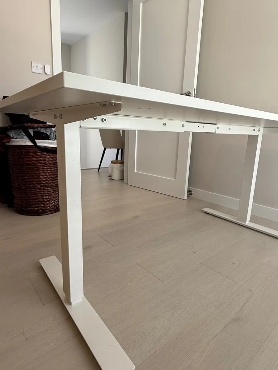 Height and Width Adjustable Table - Image 4