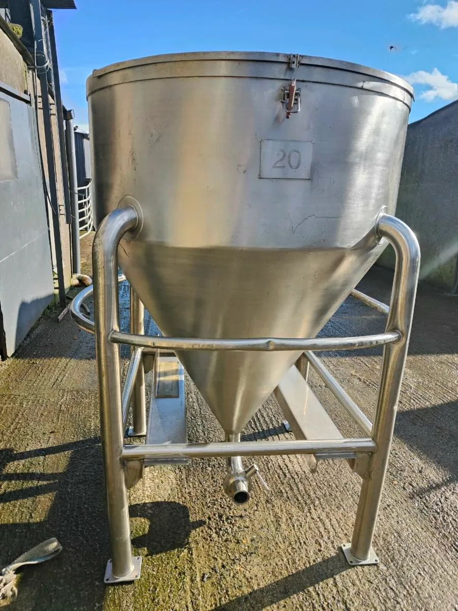 Tank free standing - Image 2