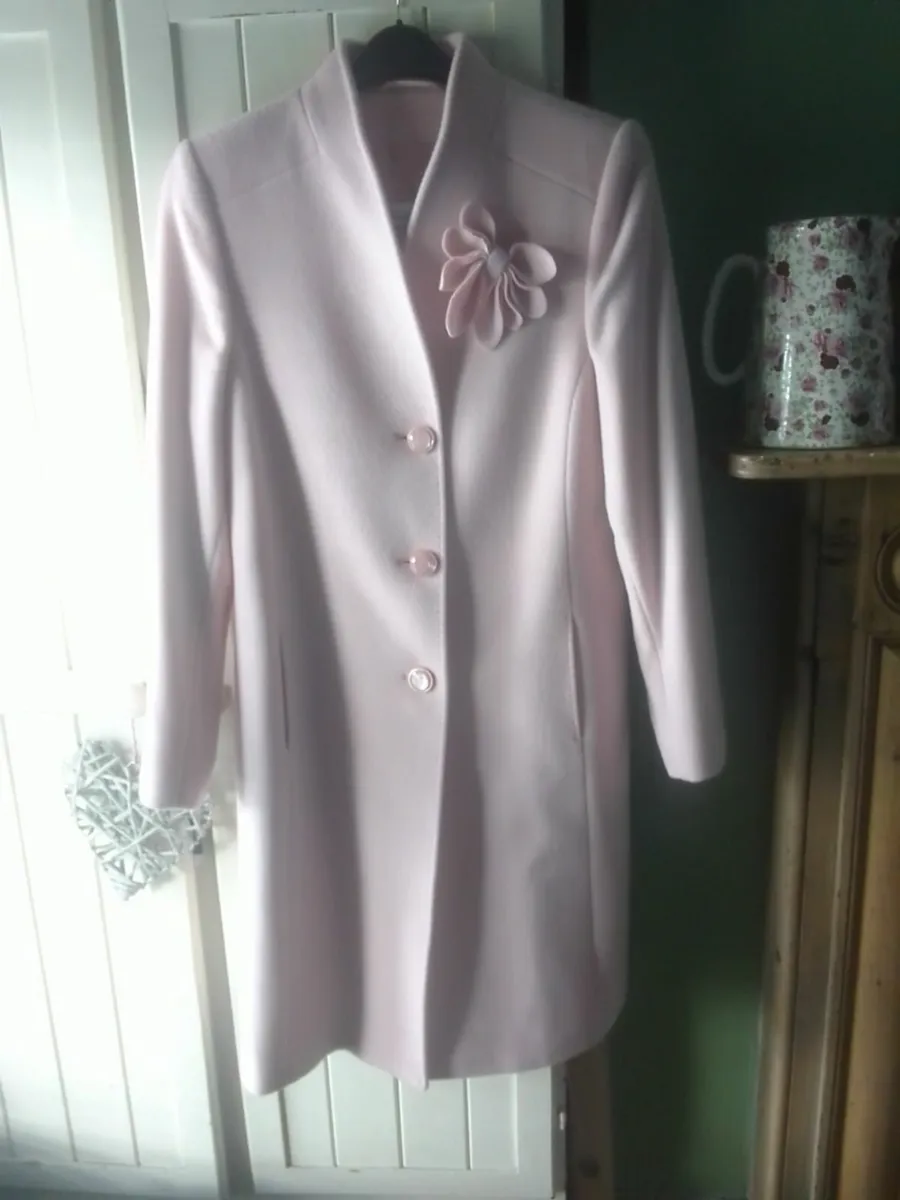 Pink caviwool  coat size 14 as new worn once - Image 1