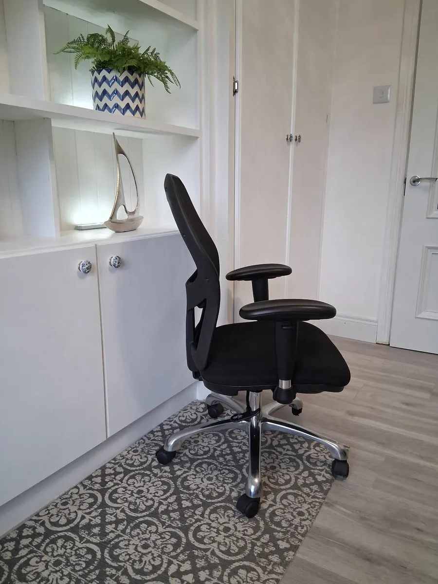 Ergonomic Office Chair - Image 3