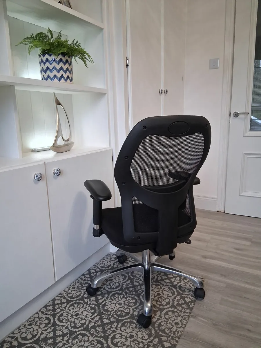 Ergonomic Office Chair - Image 4