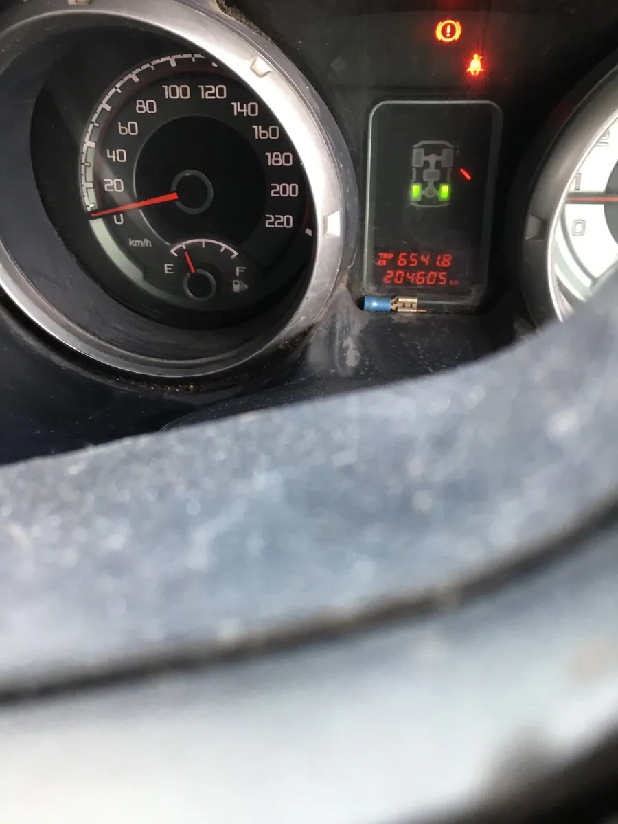 Mitsubishi Pajero Jeep - Image 3