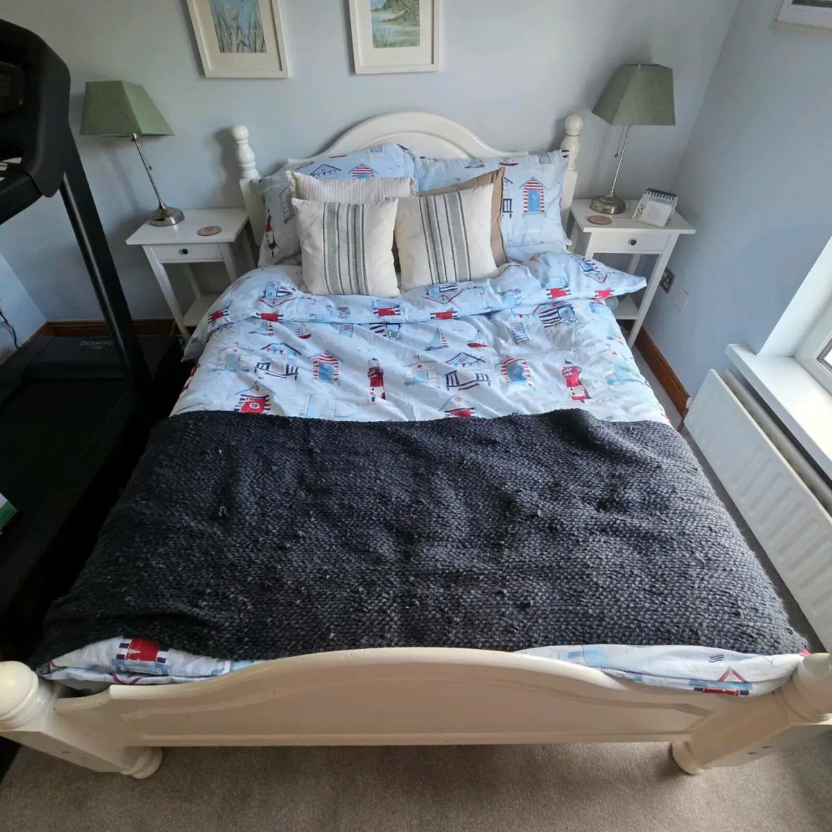 Wooden bed - Image 2