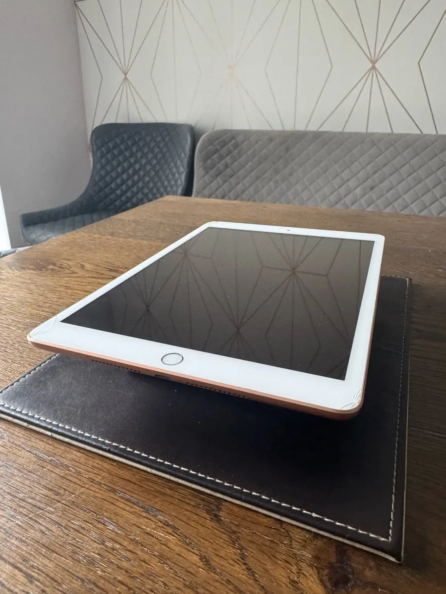 Apple iPad 7th Gen (2019) 32GB – Rose Gold - Image 1