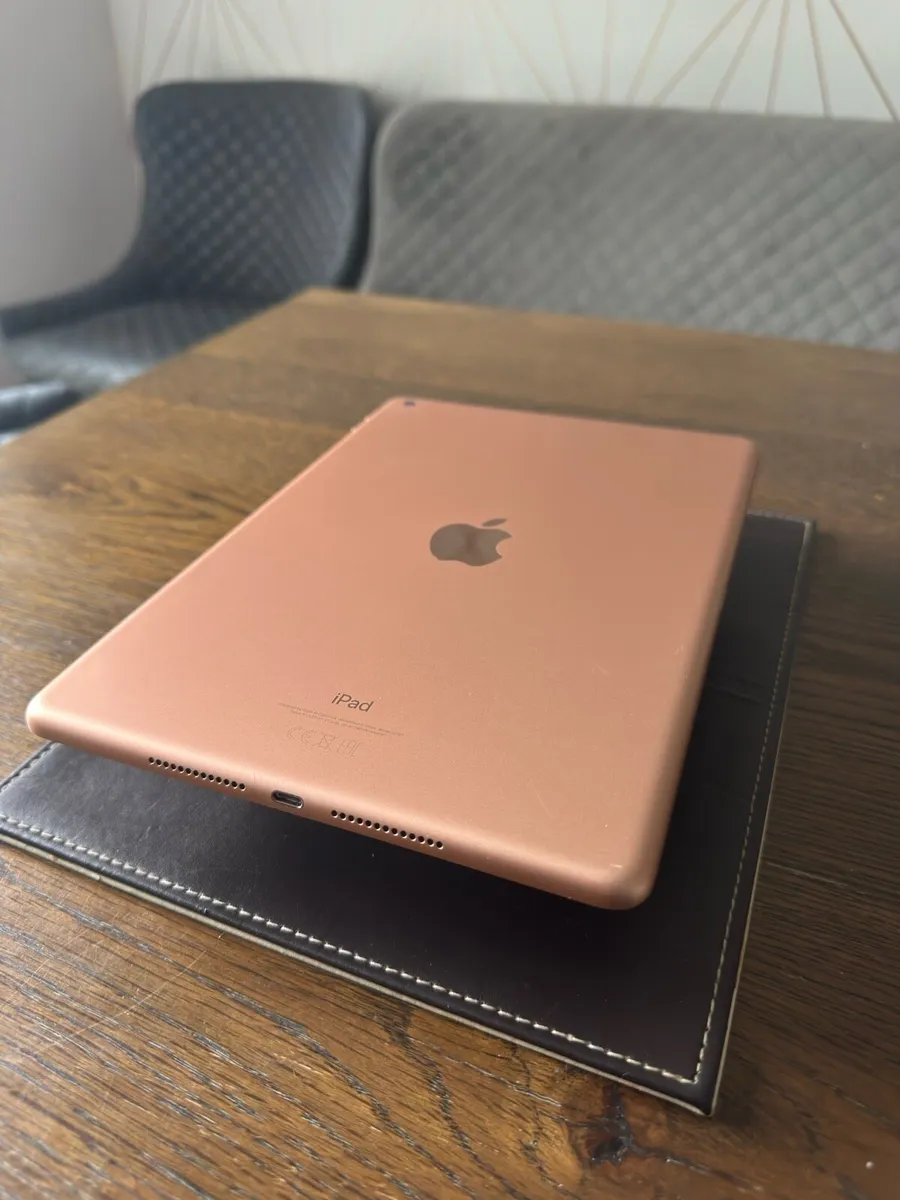 Apple iPad 7th Gen (2019) 32GB – Rose Gold - Image 2
