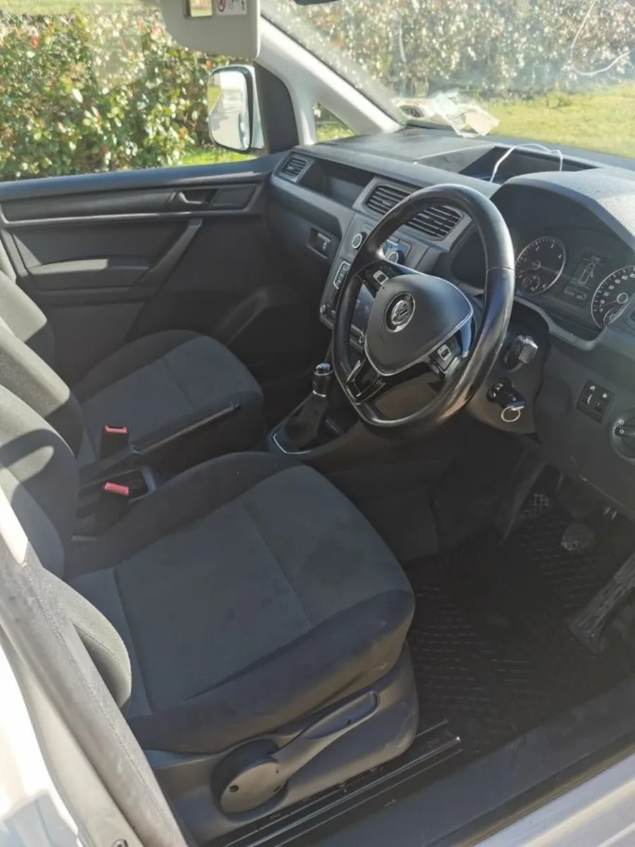 Volkswagen Caddy 2019 - Image 2