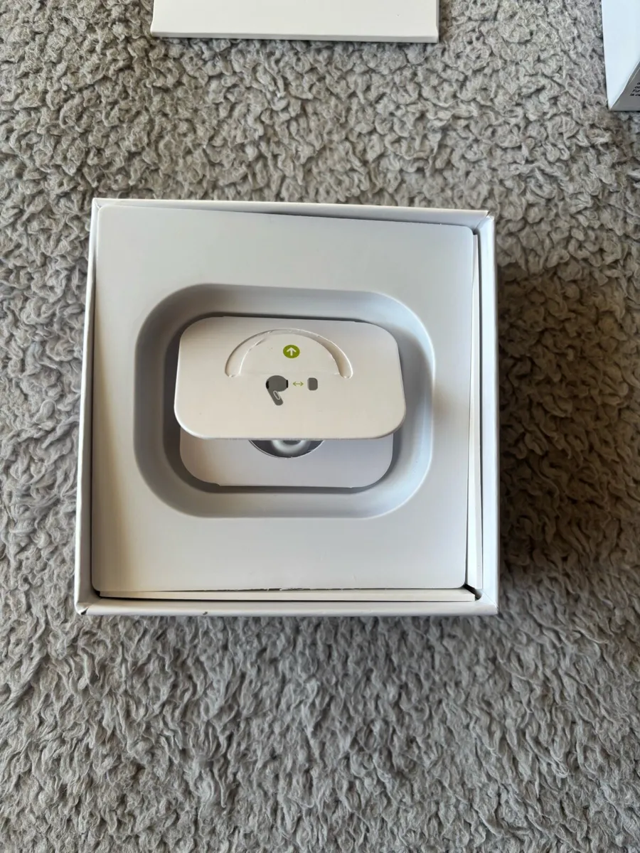 AirPods - Image 3