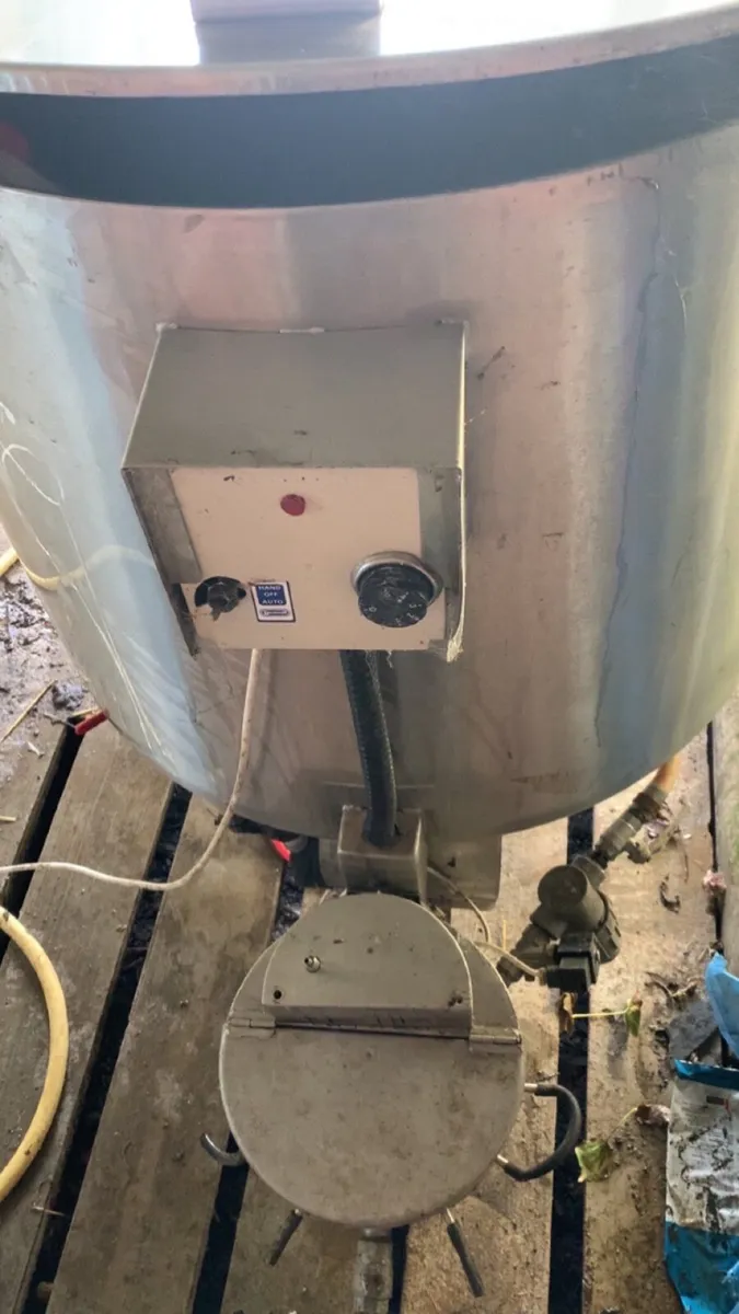 Liscarrol calf feeder - Image 1