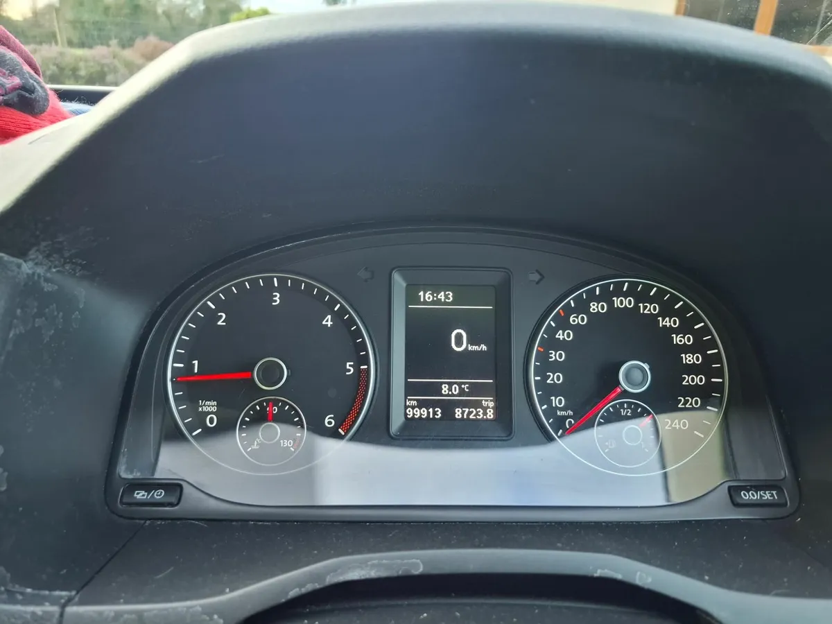 2021 2.0 caddy van - Image 2