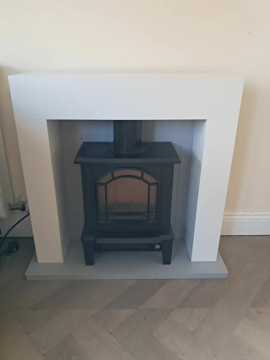 Electric fireplace - Image 1