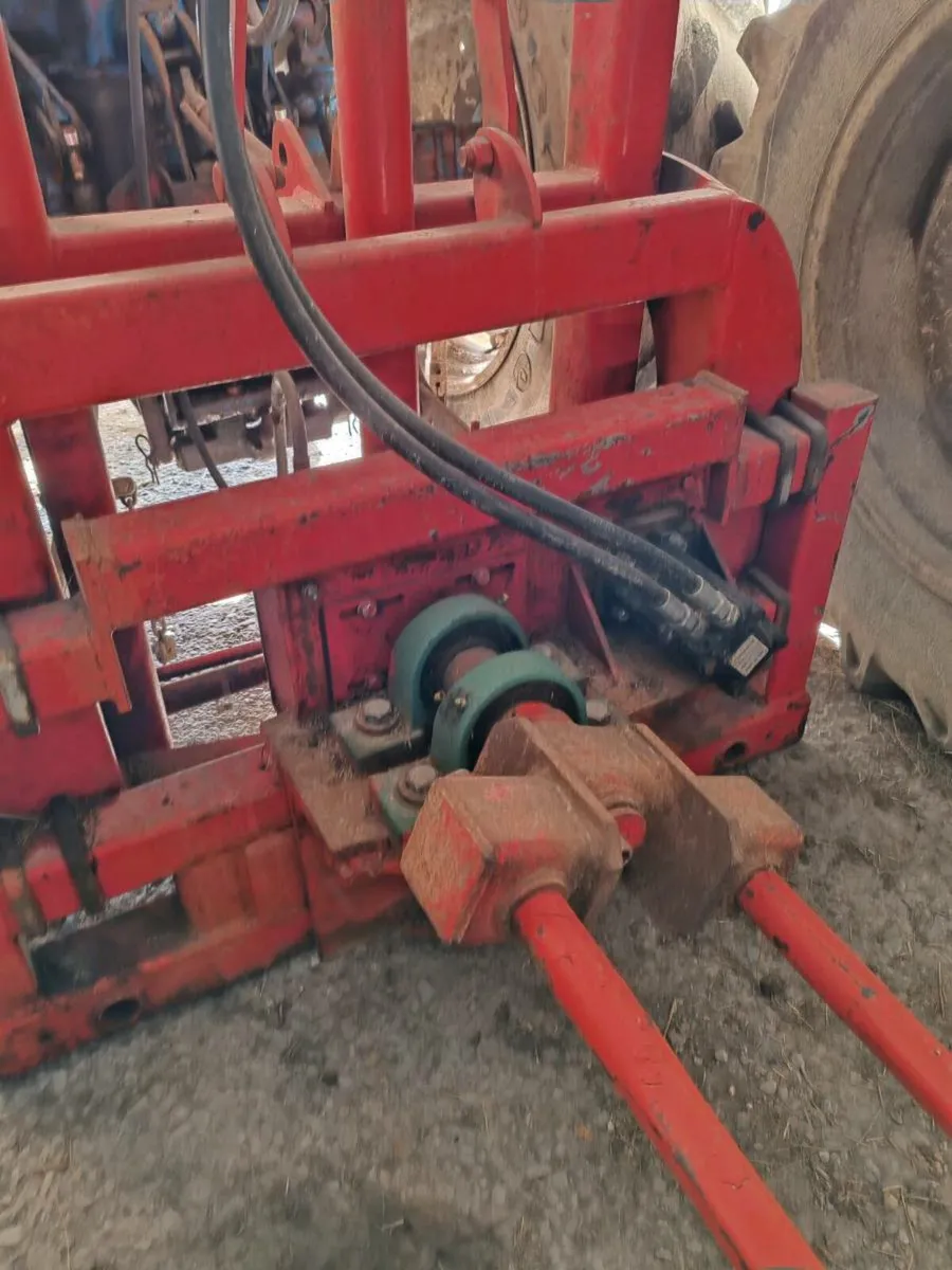 Mutli-funtional Bale Unwinder - Image 2