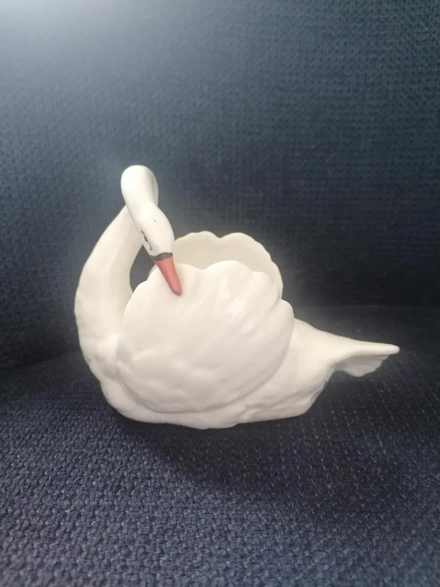 Pair of 1930s Czechoslovakian Swans - Image 3