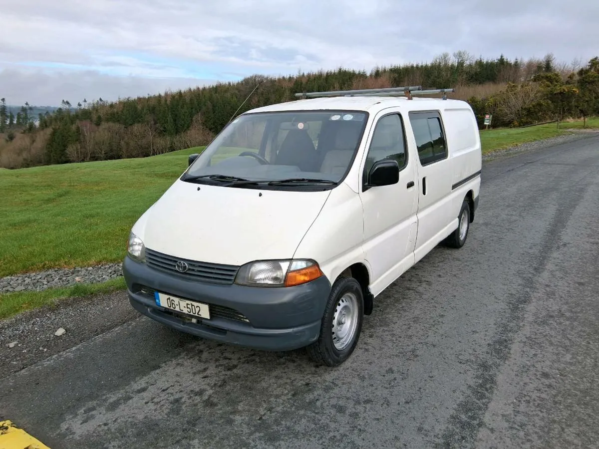 €4950 2006 hiace crewcab €4950 - Image 3