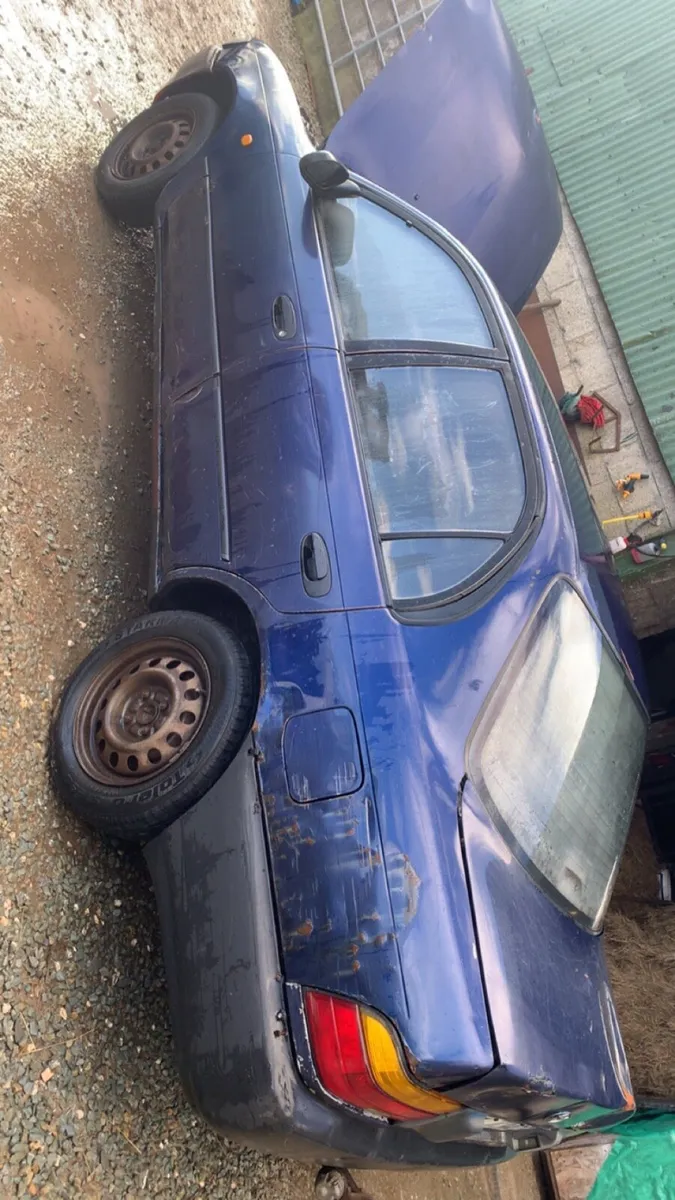 Toyota corolla e10 - Image 2