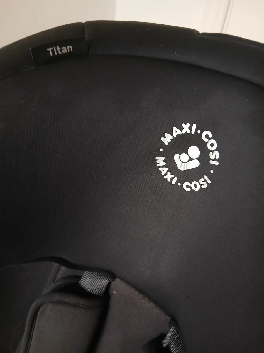 Maxi cosi Car seat - Image 1