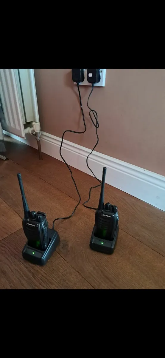 Walkie talkies set of 4 - Image 3